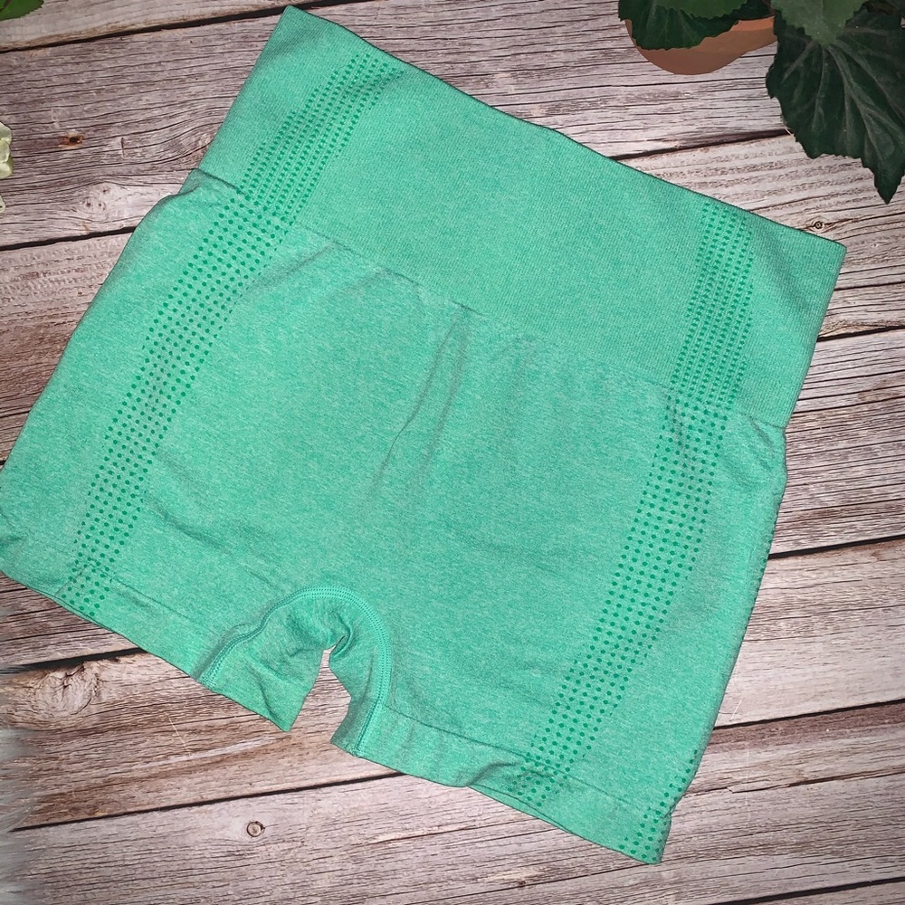 🔥SALE🔥SET//High Waist Workout Shorts - Picture 6 of 11